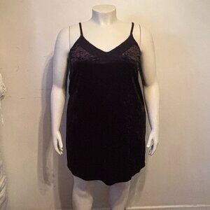 Torrid Plus 2X Black Velvet Dress With Lace at Front Neckline NWOT
